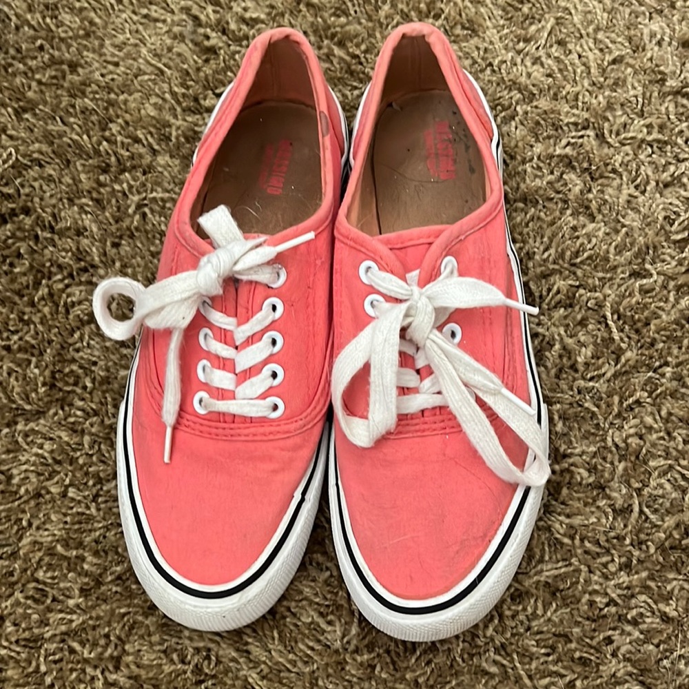 Peach tennis shoes
